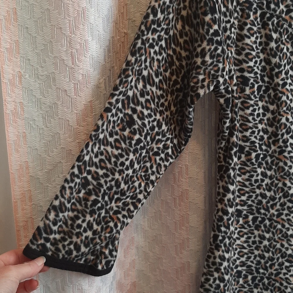 Longsleeve Leopard Print Betsy Johnson Intimate Fleece Pajama Top Small